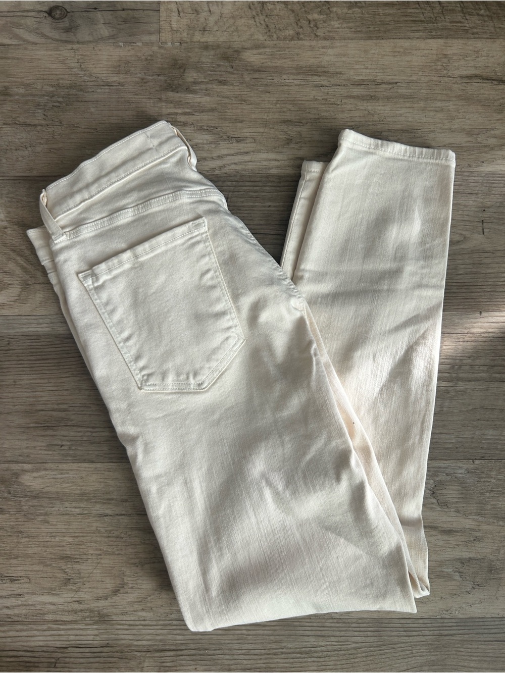 Women’s  J brand High-Rise cream skinny Jeans.
